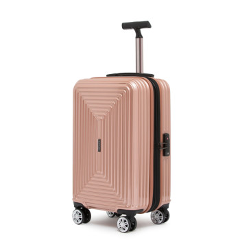 Красивый чемодан кремового цвета средних размеров 20